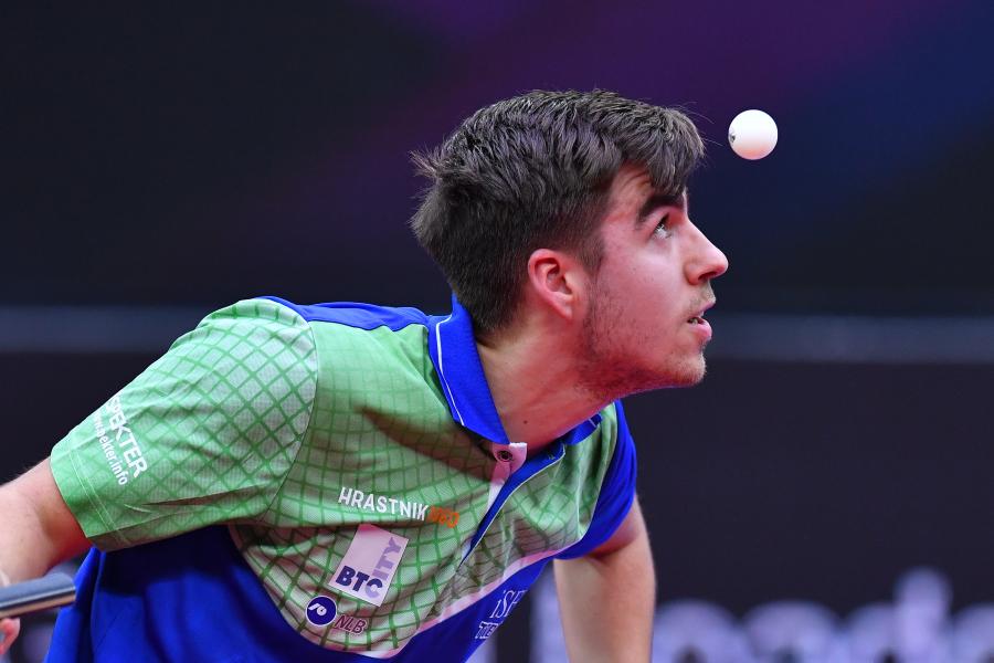 她凭借稳定 她凭借稳定