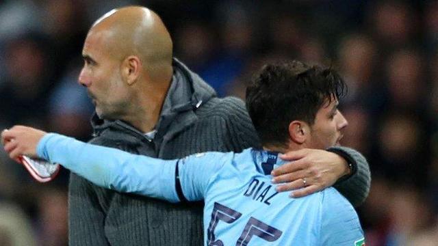 足球比赛中 足球比赛中